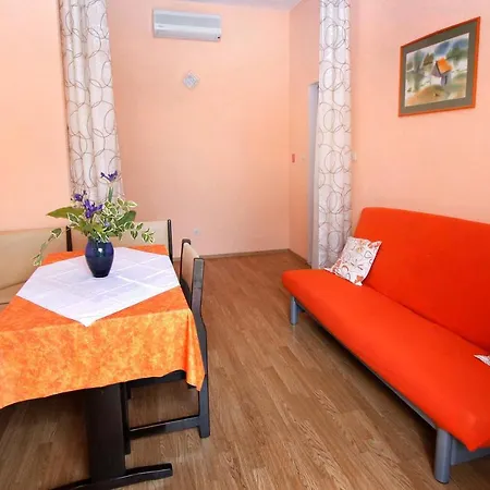 With A Parking Space - 6768 Makarska