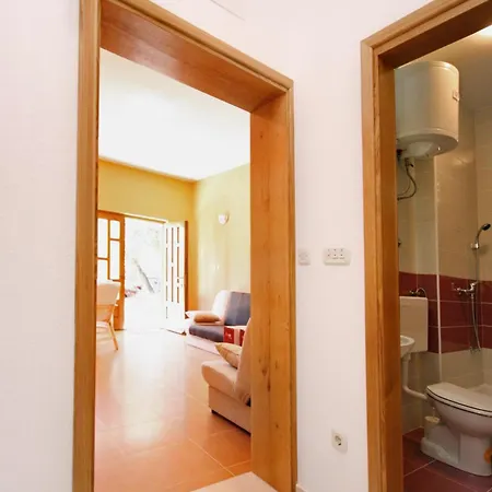 With A Parking Space - 6768 Apartment Makarska